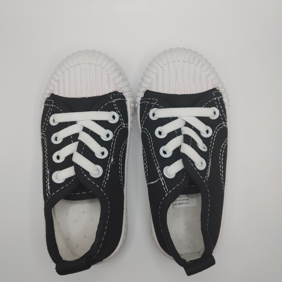 3/$25 -2 Pairs of toddler shoes from PatPat - Picture 3 of 11